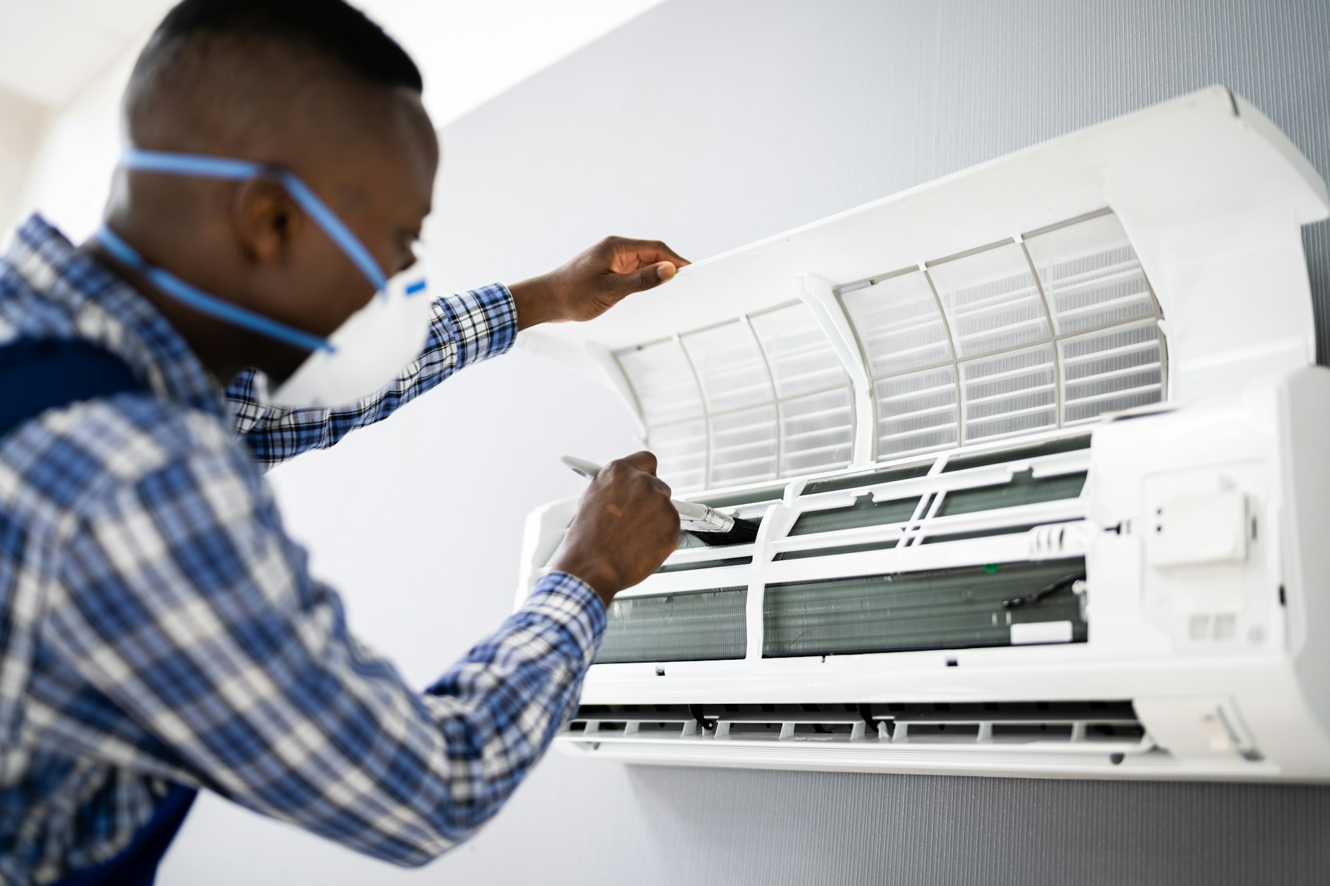 When Your Huntington Beach AC Needs Emergency Repair Fast
